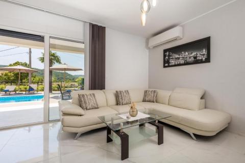 Huis Dražice, Jelenje, 179m2