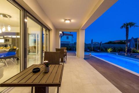 Huis Dražice, Jelenje, 179m2