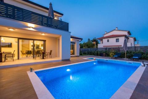 Huis Dražice, Jelenje, 179m2