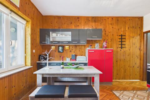 Senj, Sv. Juraj &ndash; Haus mit gro&szlig;em Grundst&uuml;ck, 500 m vom Meer entfernt