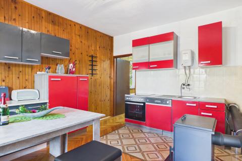 Senj, Sv. Juraj &ndash; Haus mit gro&szlig;em Grundst&uuml;ck, 500 m vom Meer entfernt