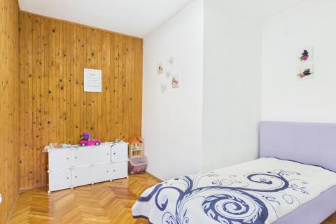 Senj, Sv. Juraj &ndash; Haus mit gro&szlig;em Grundst&uuml;ck, 500 m vom Meer entfernt