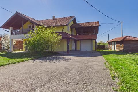 Casa Gornji Desinec, Jastrebarsko - Okolica, 245m2
