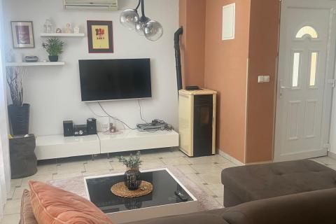 OTOK KRK -PINEZIĆI apartman u prizemlju sa terasom i garažom