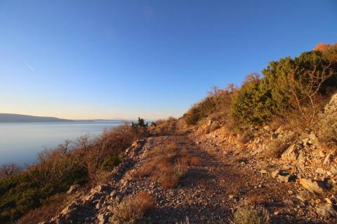Senj, Bunica - građevinsko zemlji&scaron;te drugi red do mora