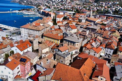 Сенj, центр &ndash; двухуровневая квартира в самом центре города