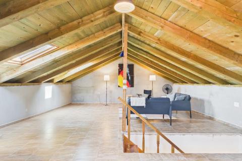 Сенj, центр &ndash; двухуровневая квартира в самом центре города