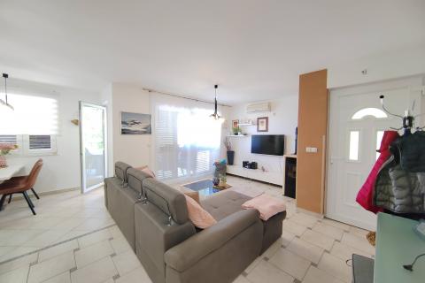 Flat/Appartement Pinezići, Krk, 73m2