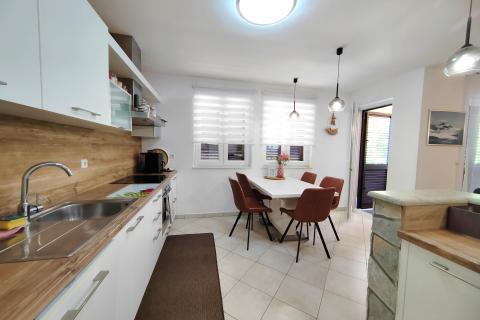 Flat/Appartement Pinezići, Krk, 73m2