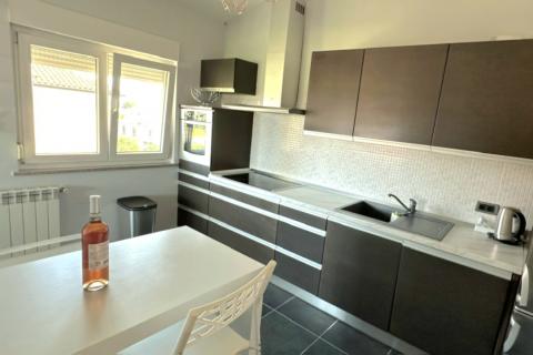 Istra,Umag- moderan dvosoban stan