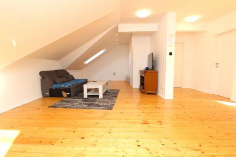 Stanovanje/Apartma Gornja Dubrava, 180m2