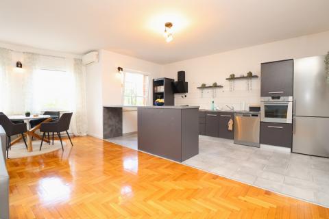 Stanovanje/Apartma Gornja Dubrava, 111m2