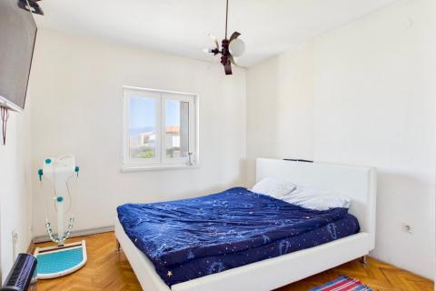 Pag, centar - dvosoban stan u centru sa pogledom na more