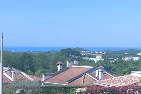 Istra, Poreč, Okolica, namje&scaron;ten trosobni stan s pogledom na more