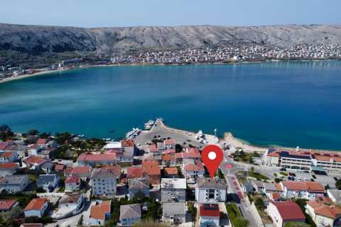 Pag, centar - dvosoban stan u centru sa pogledom na more