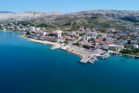 Pag, centar - dvosoban stan u centru sa pogledom na more