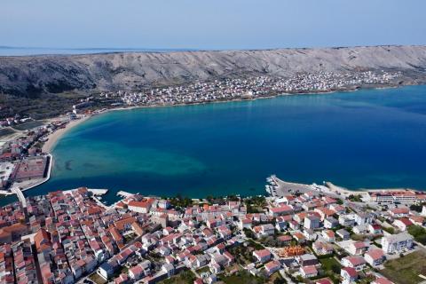 Pag, centar - dvosoban stan u centru sa pogledom na more