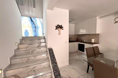 Hi&scaron;a Dramalj, Crikvenica, 200m2