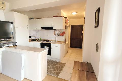 Istra, Umag - stan 1. kat, terasa, parking, pogled na more, plaža 300 m