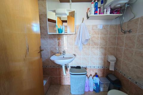 OTOK KRK-okolica grada Krka stan na prvom katu