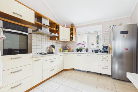 Rab,Barbat- kuća sa 6 apartmana, 1.red do mora