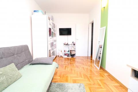 Wohnung Gornja Dubrava, 180m2