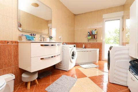 Wohnung Gornja Dubrava, 180m2