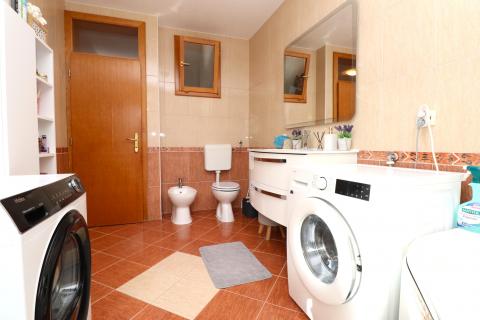 Wohnung Gornja Dubrava, 180m2