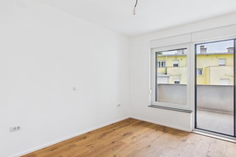 Zagreb, Kusto&scaron;ija-četverosoban stan sa parkirnim mjestom 111m2