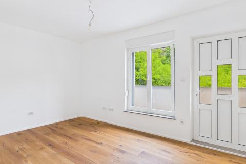 Zagreb, Kusto&scaron;ija-četverosoban stan sa parkirnim mjestom 111m2