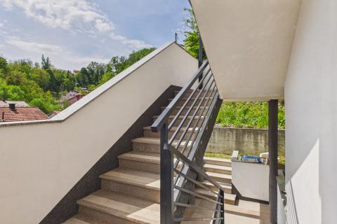 Zagreb, Kusto&scaron;ija-četverosoban stan sa parkirnim mjestom 111m2