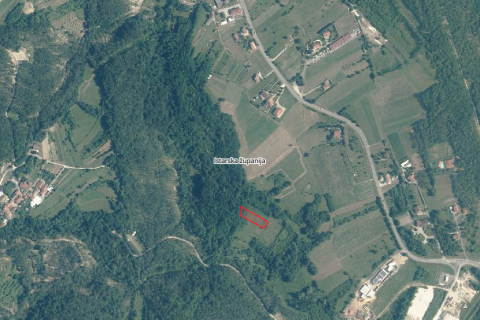 Istra, Buzet - zemlji&scaron;te s mogućom prenamjenom