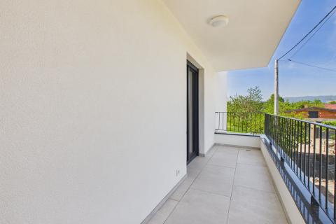 Zagreb, Resnik-novogradnja, četverosoban stan 93m2 i 2 parkirna mjesta