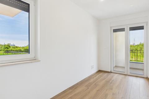 Zagreb, Resnik-novogradnja, četverosoban stan 93m2 i 2 parkirna mjesta
