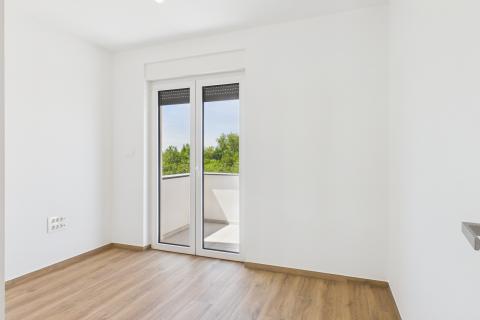 Zagreb, Resnik-novogradnja, trosoban stan 68 m2 i parkirno mjesto