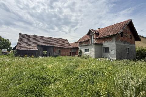 Križ, Bunjani, kuća sa imanjem