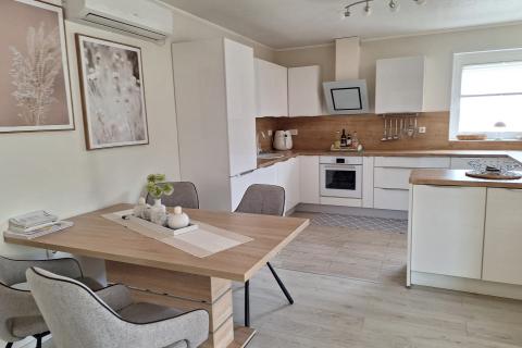 Condo/Apartment Jurandvor, Ba&scaron;ka, 73m2