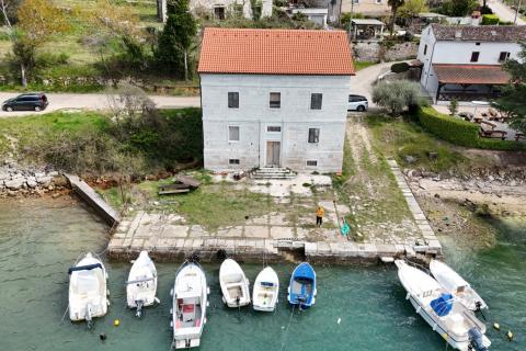 Istra, Tar - Ekskluzivna povijesna rezidencija prvi red do mora