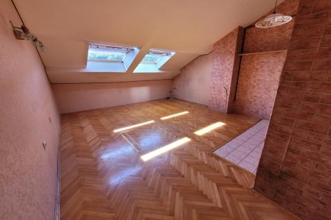 Rijeka, &Scaron;kurinje, Klasičan trosobni stan, 53m2