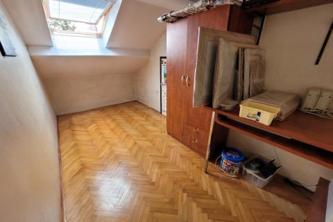 Rijeka, &Scaron;kurinje, Klasičan trosobni stan, 53m2