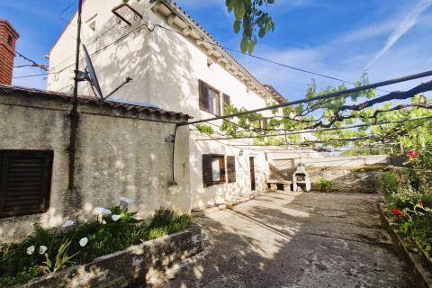 Svetvinčenat, Foli - Move-in Ready Stone House, 100 m&sup2;, Courtyard, Private Well
