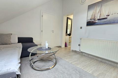 Condo/Apartment Tre&scaron;njevka, Tre&scaron;njevka - Sjever, 52m2
