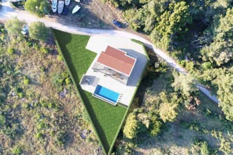 Istra, Ka&scaron;tel &ndash; Zemlji&scaron;te s dozvolom za gradnju vile