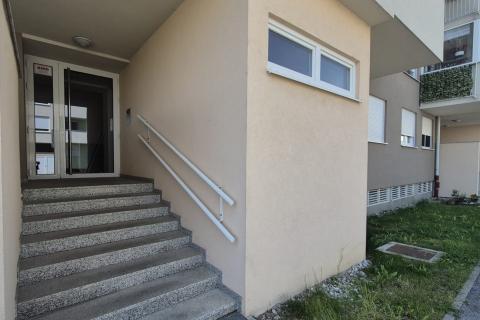 Zagreb, Iver naselje - jednosobni stan s garažom