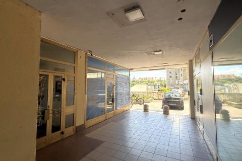 Zagreb, Svetice, poslovni prostor s izlogom i skladi&scaron;tem