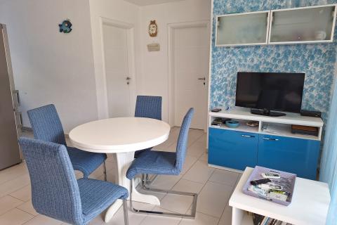 Ba&scaron;ka - stan u prizemlju s okućnicom
