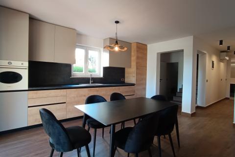 Istra, Umag- Okolica Umaga na 40 metara do mora renovirani stan