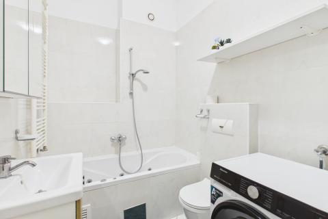 Zagreb, Trnje - dvosoban stan u VMD zgradi 