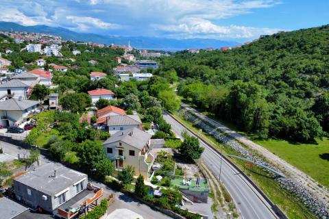 Novi Vinodolski &ndash; House with 3 Apartments and Garage