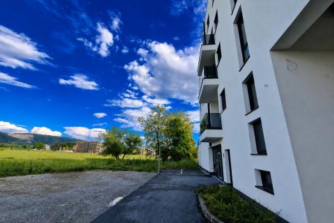 Zapre&scaron;ić, Centar-dvosoban stan sa parkirnim 48m2